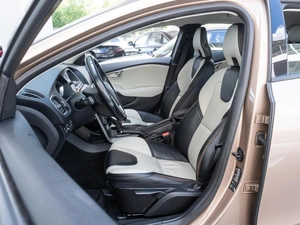 Хетчбэк Volvo V40 Cross Country 2013 года, 1335000 рублей, Волгоград