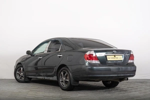 Седан Toyota Camry 2002 года, 749000 рублей, Томск