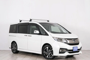 Минивэн Honda Stepwgn Spada 2015 года, 1699000 рублей, Красноярск