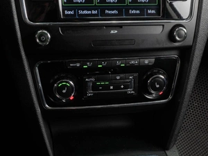 Лифтбек Skoda Superb 2011 года, 900000 рублей, Тюмень