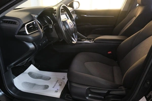 Седан Toyota Camry 2018 года, 2749000 рублей, Омск