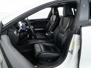 Лифтбек Tesla Model S 2017 года, 2951444 рублей, Москва