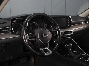 Седан Kia K5 2021 года, 2640000 рублей, Омск