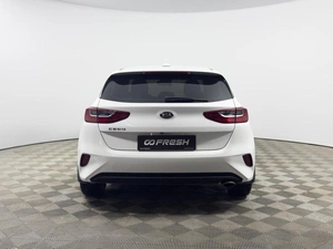 Хетчбэк Kia Ceed 2018 года, 1384100 рублей, Казань
