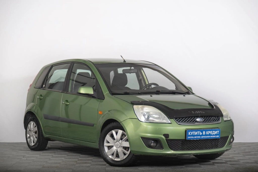 Хетчбэк Ford Fiesta 2006 года, 379000 рублей, Томск