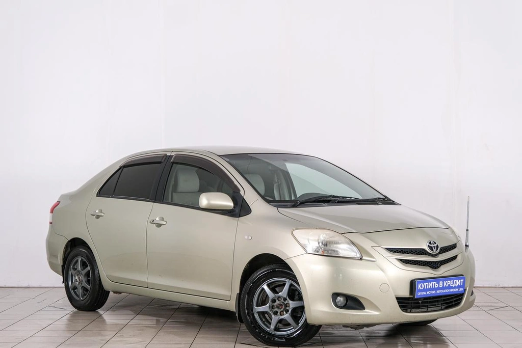 Седан Toyota Belta 2005 года, 549000 рублей, Красноярск
