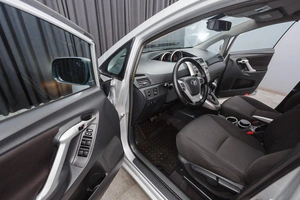 Минивэн Toyota Verso 2011 года, 1249000 рублей, Красноярск