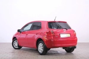 Хетчбэк Toyota Auris 2007 года, 719000 рублей, Омск