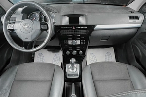 Седан Opel Astra 2007 года, 579000 рублей, Тюмень