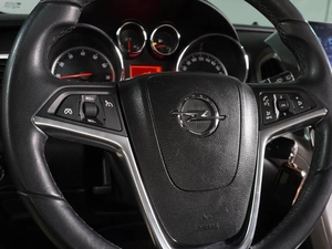 Универсал Opel Astra 2011 года, 899000 рублей, Воронеж
