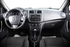 Седан Renault Logan 2017 года, 779000 рублей, Пермь