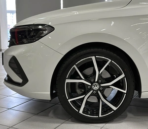 Лифтбек Volkswagen Polo 2020 года, 1597000 рублей, Красноярск