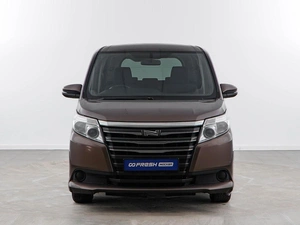 Минивэн Toyota Noah 2017 года, 1738888 рублей, Москва