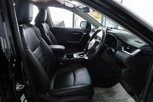 Внедорожник Toyota RAV4 2019 года, 2949000 рублей, Красноярск