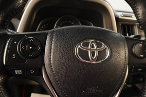 Внедорожник Toyota RAV4 2012 года, 1919000 рублей, Челябинск