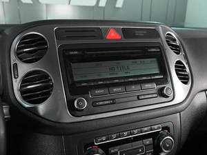 Внедорожник Volkswagen Tiguan 2010 года, 1329000 рублей, Ростов-на-Дону