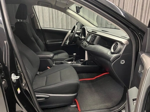 Внедорожник Toyota RAV4 2017 года, 2299000 рублей, Красноярск