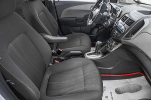 Седан Chevrolet Aveo 2012 года, 549000 рублей, Барнаул