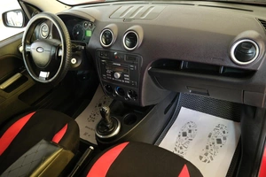 Хетчбэк Ford Fusion 2007 года, 489000 рублей, Омск