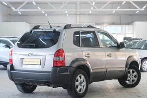 Внедорожник Hyundai Tucson 2005 года, 799000 рублей, Омск