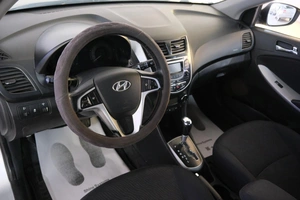 Седан Hyundai Solaris 2011 года, 859000 рублей, Омск