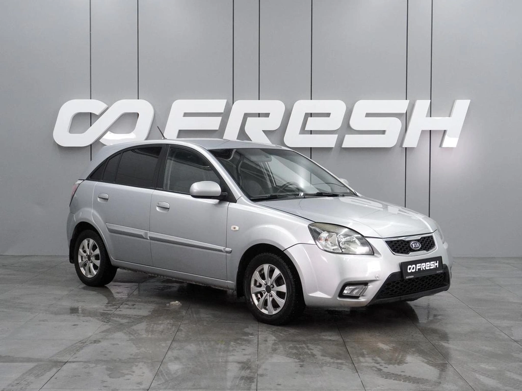 Хетчбэк Kia Rio 2010 года, 659000 рублей, Воронеж
