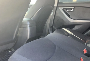 Седан Hyundai Elantra 2015 года, 1360000 рублей, Солонцы