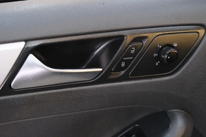 Седан Volkswagen Jetta 2011 года, 919000 рублей, Омск