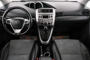 Минивэн Toyota Verso 2010 года, 1139000 рублей, Красноярск