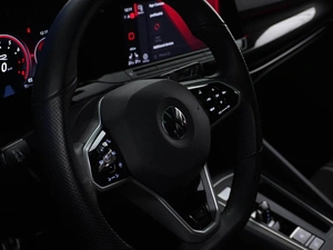 Хетчбэк Volkswagen Golf 2022 года, 2888444 рублей, Москва