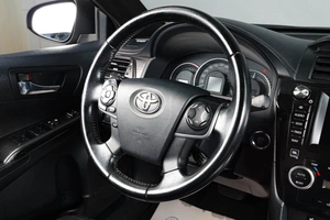 Седан Toyota Camry 2014 года, 1879000 рублей, Тюмень