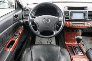 Седан Toyota Camry 2004 года, 899000 рублей, Красноярск