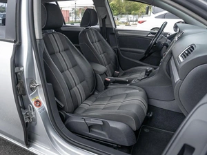 Хетчбэк Volkswagen Golf 2012 года, 899000 рублей, Нижний Новгород