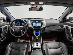 Седан Hyundai Avante 2011 года, 1050000 рублей, Красноярск
