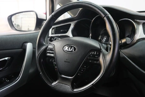 Хетчбэк Kia Ceed 2017 года, 1289000 рублей, Омск