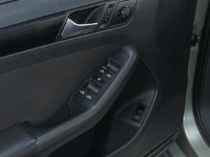 Седан Volkswagen Jetta 2013 года, 879000 рублей, Сургут