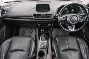 Седан Mazda Axela 2017 года, 1449000 рублей, Красноярск