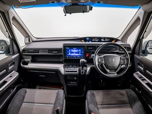 Минивэн Honda Stepwgn Spada 2017 года, 2100000 рублей, Красноярск