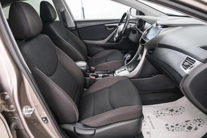 Седан Hyundai Elantra 2012 года, 1019000 рублей, Красноярск