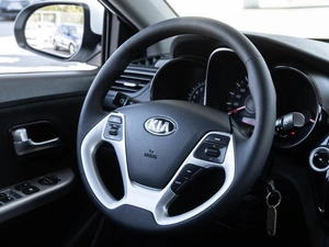 Хетчбэк Kia Rio 2015 года, 1165000 рублей, Волгоград