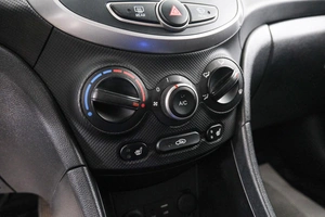 Седан Hyundai Solaris 2016 года, 1349000 рублей, Красноярск