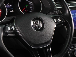 Внедорожник Volkswagen Tiguan 2017 года, 2329000 рублей, Воронеж
