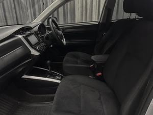 Универсал Toyota Corolla Fielder 2017 года, 1349000 рублей, Красноярск