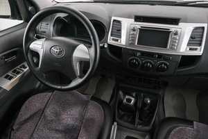 Пикап Toyota Hilux 2013 года, 2299000 рублей, Красноярск