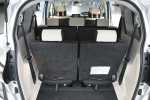 Минивэн Toyota Sienta 2018 года, 1293000 рублей, Солонцы