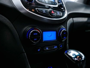 Седан Hyundai Solaris 2011 года, 840000 рублей, Красноярск