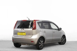 Хетчбэк Nissan Note 2005 года, 389000 рублей, Барнаул