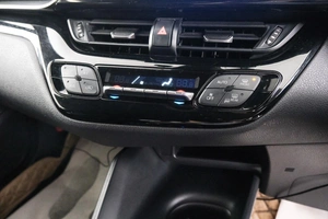 Внедорожник Toyota C-HR 2019 года, 2099000 рублей, Красноярск