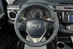 Внедорожник Toyota RAV4 2015 года, 2229000 рублей, Тюмень