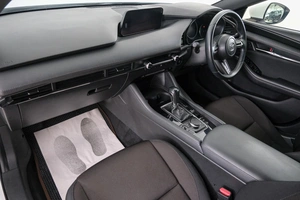 Хетчбэк Mazda 3 2019 года, 1839000 рублей, Красноярск